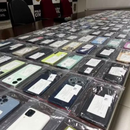 Mais de 300 celulares roubados s�o recuperados durante opera��o da Pol�cia Civil