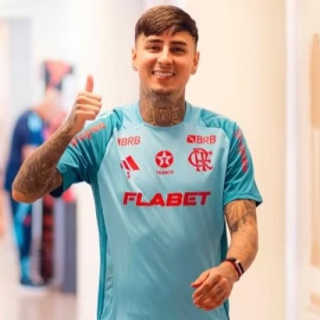 Flamengo avan�a para renovar com Pulgar, que d� pista: 'Vamos por mais'