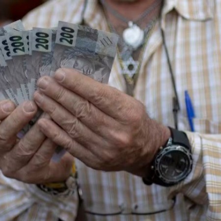 Governo aumenta proje��o do sal�rio m�nimo para 2027: R$ 1.741