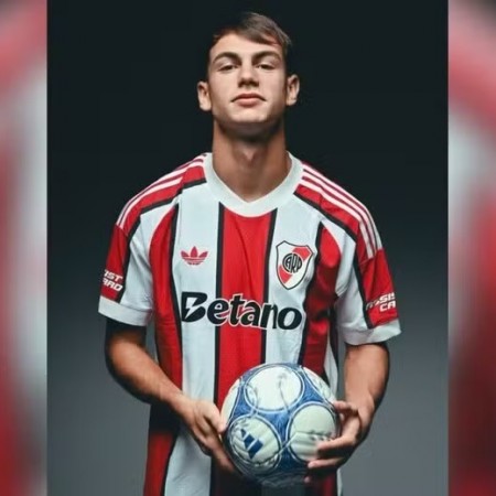 Flamengo fecha com atacante do River Plate e pagar� cerca de R$ 40 milh�es