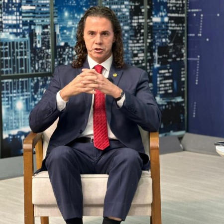 Senador Veneziano afirma que votar� a favor do fim da escala 6x1 na CCJ
