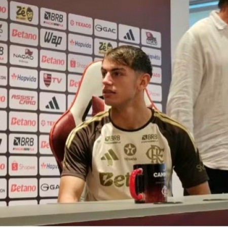 Flamengo apresenta Joaqu�n Freitas e Valencia: 'Sou 9 ou meia', diz hermano