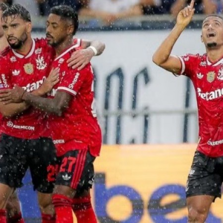 An�lise: Flamengo vira l�der do Brasileir�o com futebol vistoso at� debaixo de temporal