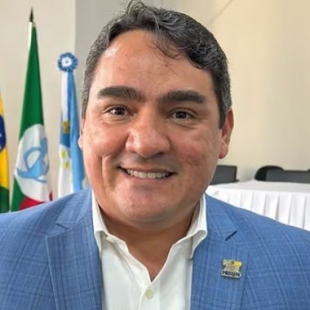 Prefeito de Mariz�polis, Luquinhas � acusado de desviar dinheiro da Prefeitura para obra na pr�pria casa