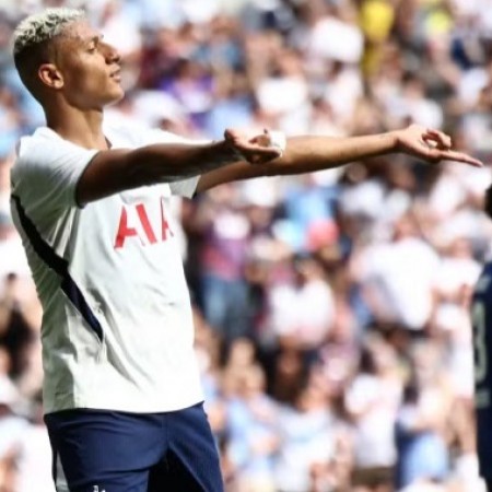 Vasco faz oferta para comprar Richarlison e aguarda resposta at� 5�