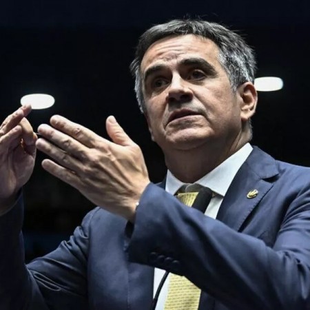 Pol�cia Federal acha lista com nomes de deputados em churrasqueira de Ciro Nogueira