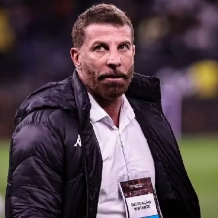 Vasco recebe parte de empr�stimo de empresa de Lamacchia; veja quanto