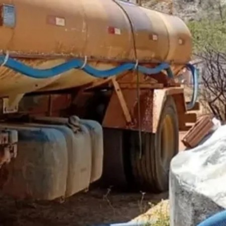Prefeitura de S�o Mamede prev� distribuir mais de 1,5 milh�o de litros de �gua por carros-pipa