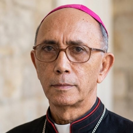 Em Patos, Dom Manoel dos Reis celebra 25 anos de episcopado durante noven�rio de Nossa Senhora da Guia
