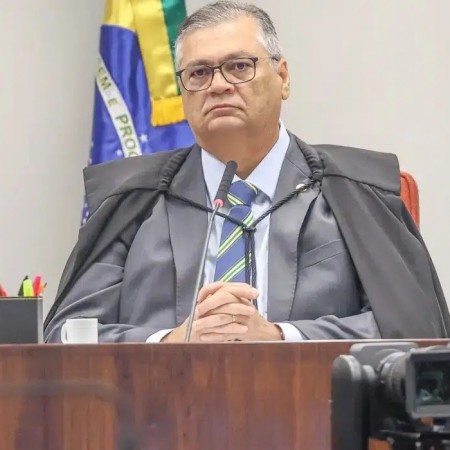 Dino derruba decis�o de Mendon�a e libera postagem com Nossa Senhora