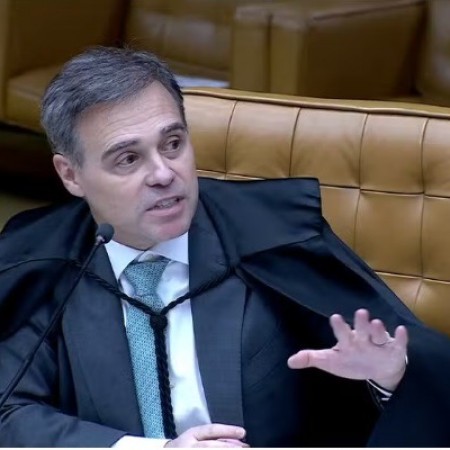 Mendon�a muda voto e TSE decide liberar post de humorista sobre Nossa Senhora Aparecida