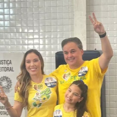 Efraim Filho (PL) vota em Jo�o Pessoa e mostra confian�a no 2� turno, PB