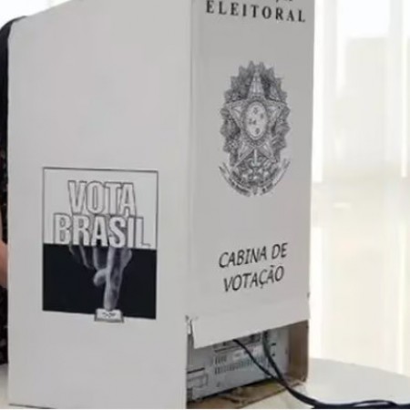 Mais um caso: eleitora � flagrada filmando o pr�prio voto e conduzida � PF em Patos