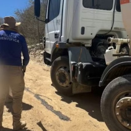 Homem morre ap�s acidente entre moto e caminh�o-pipa em Assun��o, na Para�ba