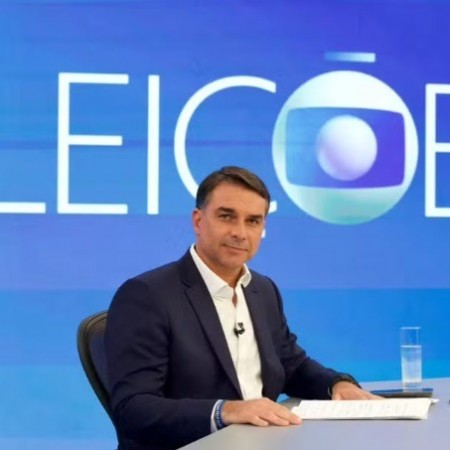 Fl�vio Bolsonaro se re�ne em almo�o reservado com a c�pula da TV Globo antes de sabatina no Jornal Nacional