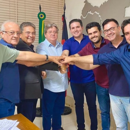 Jo�o Azev�do nega acordo para Republicanos presidir Assembleia por dois bi�nios e critica antecipa��o