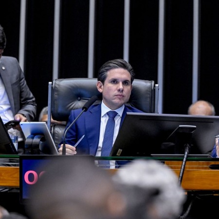 Com apoio do Centr�o e da esquerda, Hugo Motta pode isolar PL em elei��o e na escolha por comiss�es em 2027