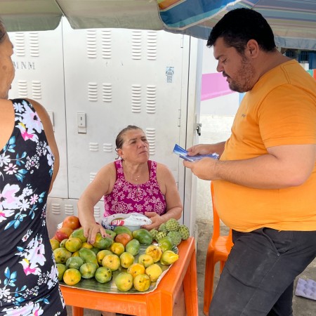 Prefeitura de Patos intensifica trabalho educativo de descarte de lixo em torno de pra�as 