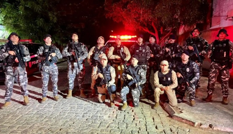 Opera��o apreende dois adolescentes armados com moto roubada no Sert�o