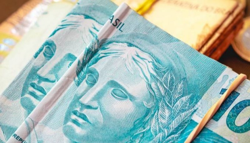 Governo prop�e sal�rio m�nimo de R$ 1.717 em 2027