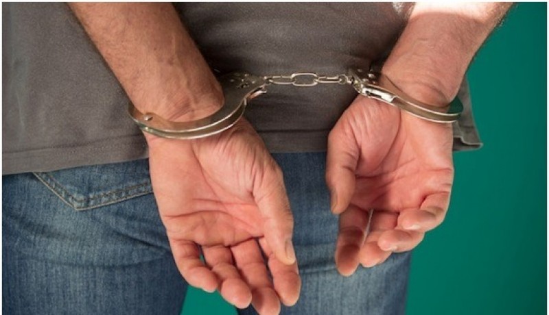 Homem � preso minutos ap�s furto em farm�cia no bairro Jatob�, em Patos