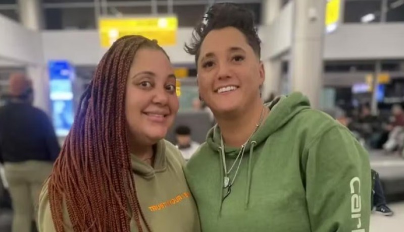 As colegas de trabalho que tinham a mesma tatuagem e descobriram que eram irm�s