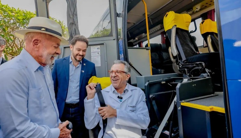 Lula anuncia R$ 2,2 bilh�es para tratamentos contra o c�ncer pelo SUS