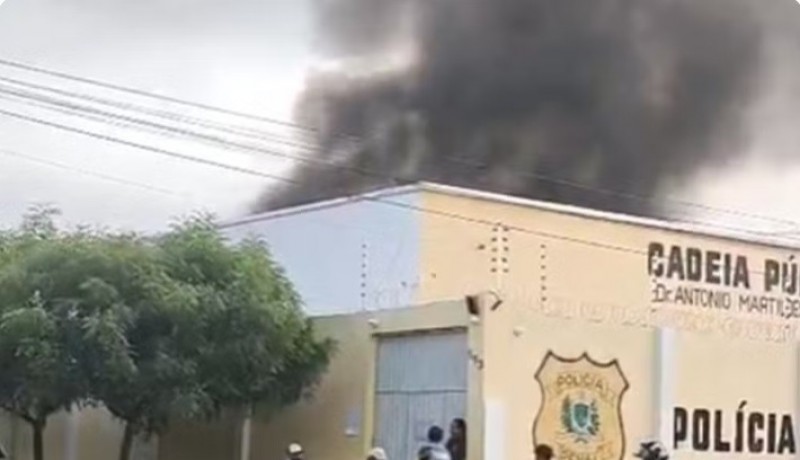 Presos ateiam fogo na Cadeia P�blica de Concei��o em princ�pio de rebeli�o