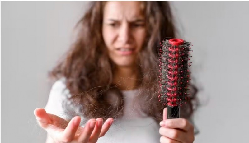 Veja causas de queda de cabelo que voc talvez no conhea