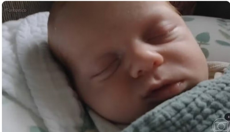 Beb nasce 30 anos depois da irm 'gmea' aps embrio ficar congelado e bate recorde