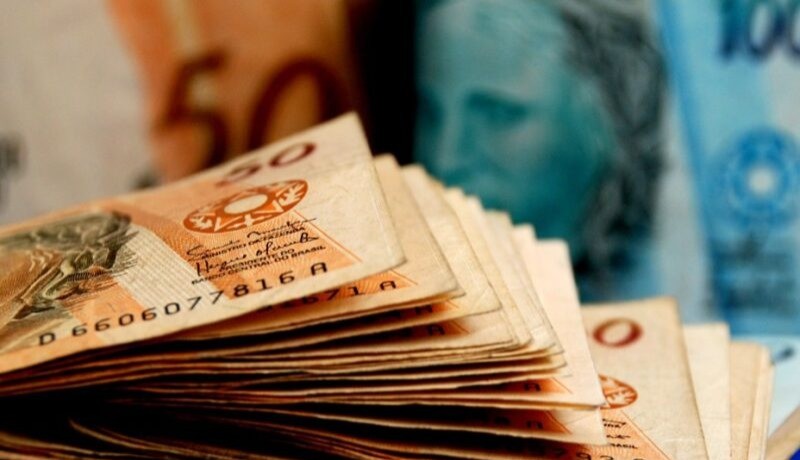 Governo confirma que salrio mnimo ser de R$ 1.621 em 2026