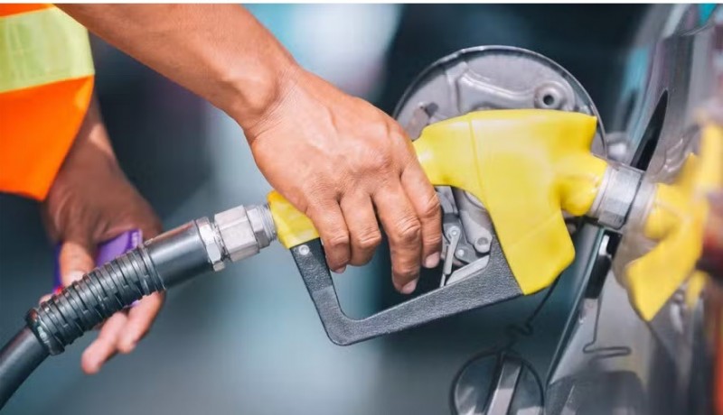 Pre�o da gasolina aumenta 10 centavos na Para�ba com aumento de imposto