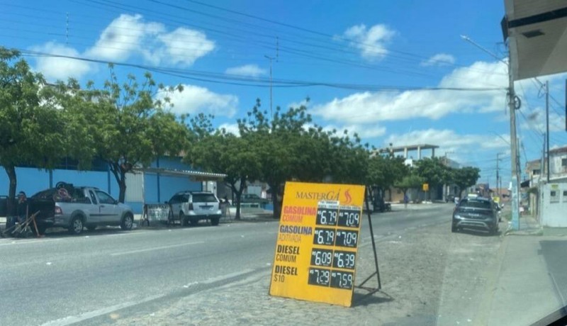 Pre�o da gasolina j� passa dos R$ 7 em postos de combust�veis em Patos