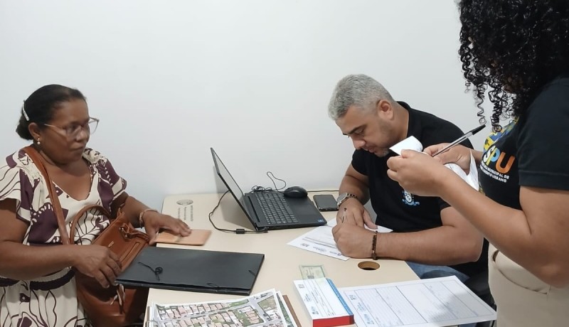 Prefeitura de Patos inicia regulariza��o de im�veis do Conjunto dos Sapateiros  