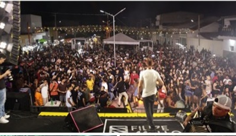 Com Nonato Neto, Felipe Melo e Jap�ozinho, 1� noite do Jo�o Pedro de Cacimba de Areia atrai multid�o 