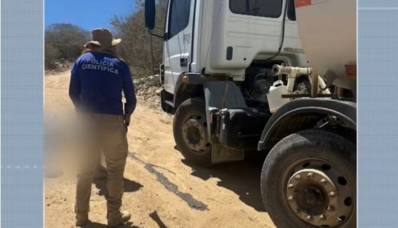 Homem morre ap�s acidente entre moto e caminh�o-pipa em Assun��o, na Para�ba