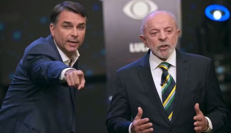 Fl�vio Bolsonaro vence Lula entre presos da Papuda no segundo turno