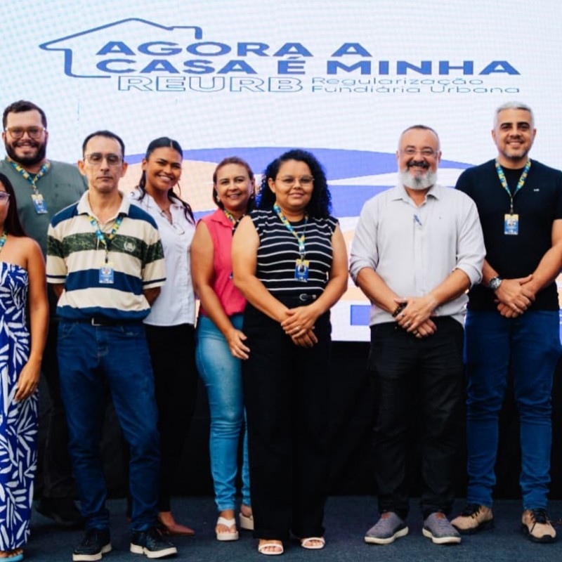 Moradores do Conjunto dos Sapateiros recebem a Certid�o de Regulariza��o Fundi�ria da Prefeitura de Patos