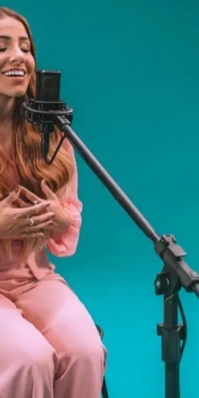 Cantora gospel Gabriela Rocha lan�a medley com sucessos do Renascer Praise