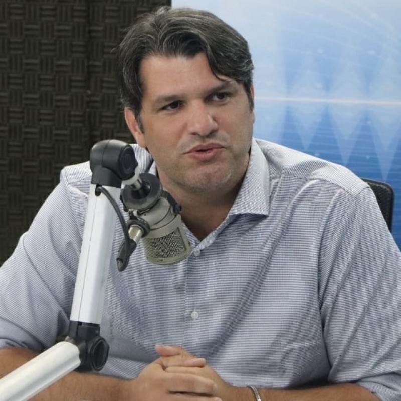 Prefeito de Jo�o Pessoa declara voto em Veneziano e diz que segundo senador depende da decis�o do grupo