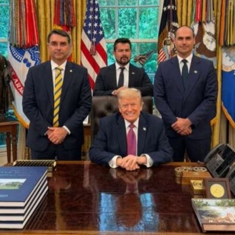 Fl�vio Bolsonaro � recebido por Trump na Casa Branca em meio � crise envolvendo Vorcaro e Banco Master
