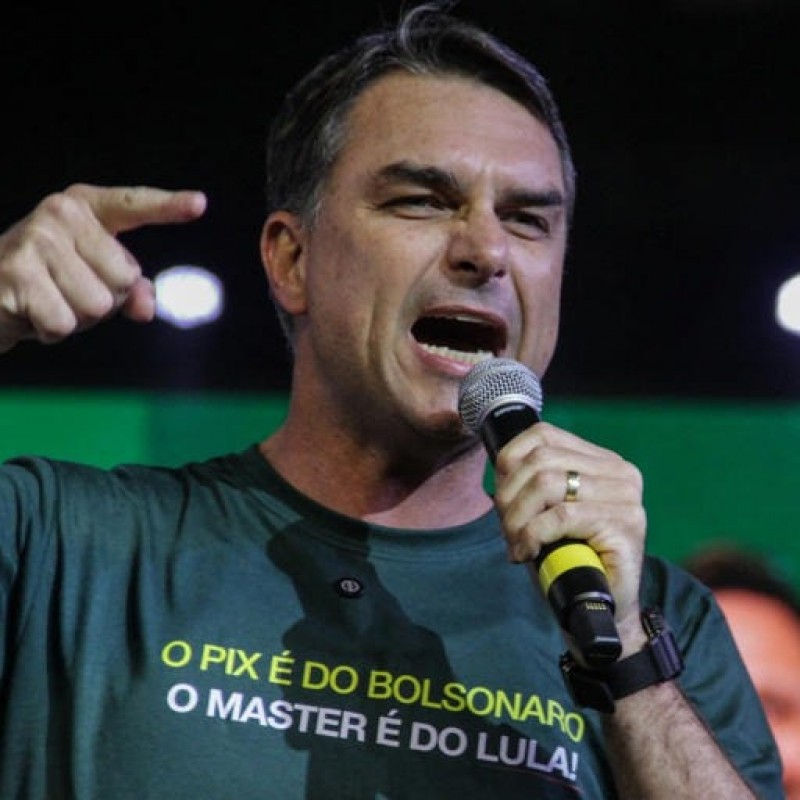 Propostas de governo de Fl�vio Bolsonaro miram pai livre, pausa na reforma tribut�ria e escala 7�0
