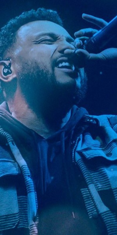 Cantor gospel Eli Soares conquista 3 Grammy com Memri4s Ao Vivo