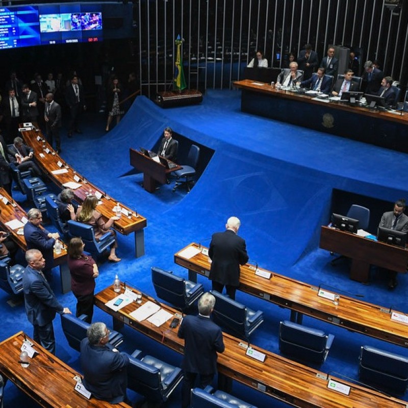 Senado deve votar nesta tera pauta-bomba que prev aposentadoria integral para agentes de sade