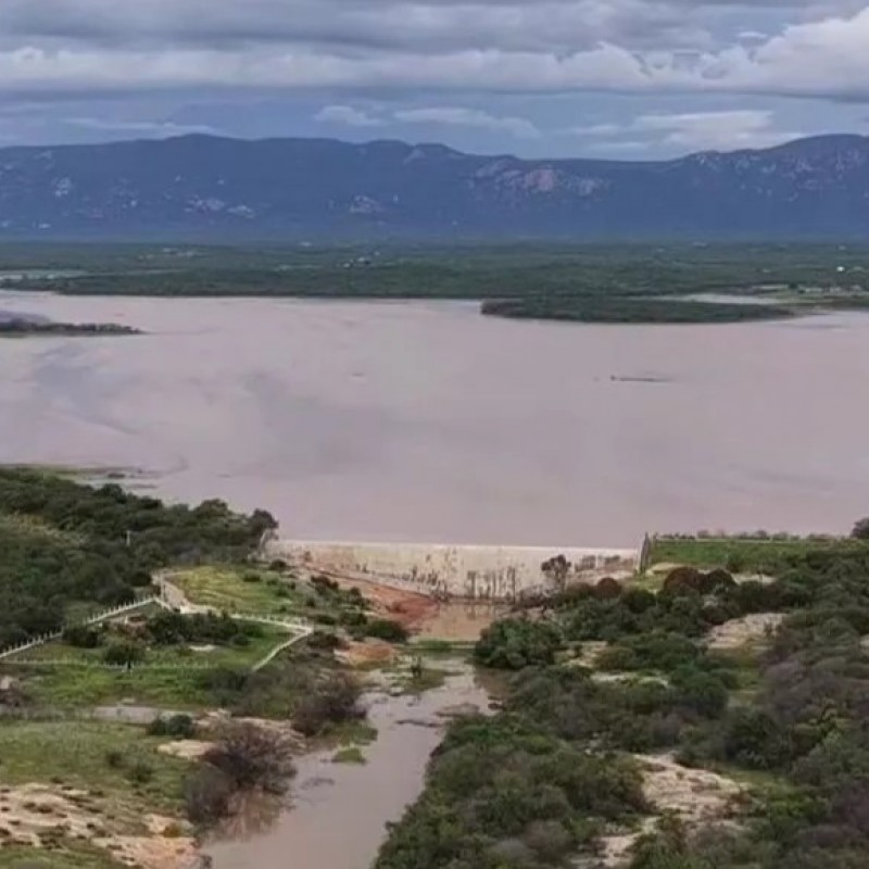 Barragem Farinha sobe para 85,42% da capacidade, faltando 61cm para sua sangria; A�ude Jatob� est� com 30,15% 