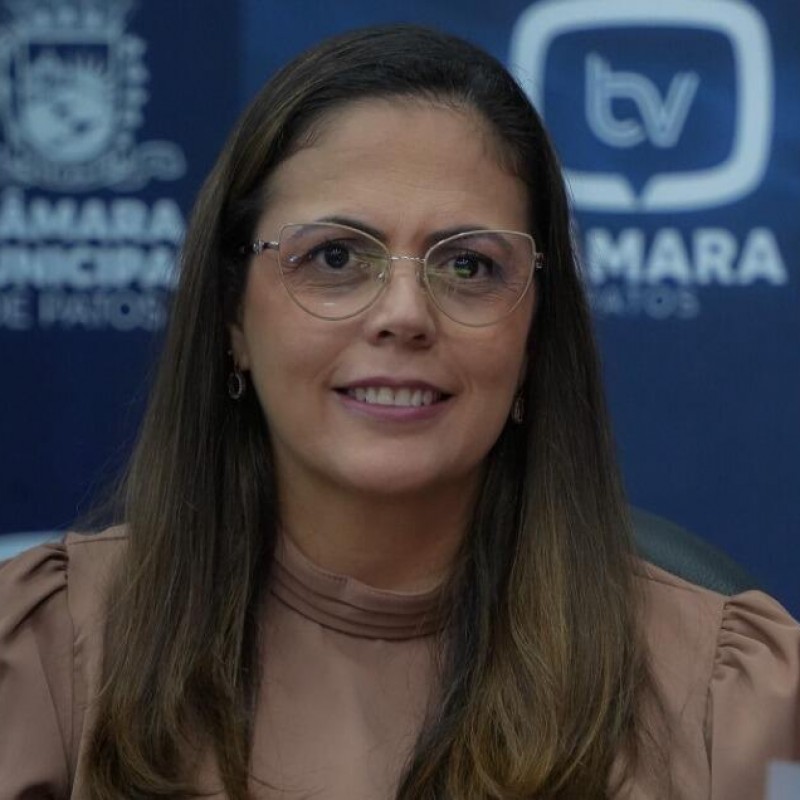 Vereadora Perla apresenta mat�ria criando Banco Municipal de Empreendedorismo Feminino de Patos