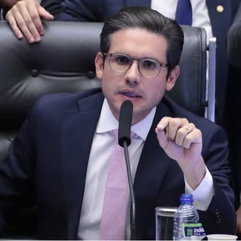 Hugo Motta diz ser 'inaceit�vel' ordem de Dino para bloquear R$ 119 milh�es em emendas ligadas a Valdemar