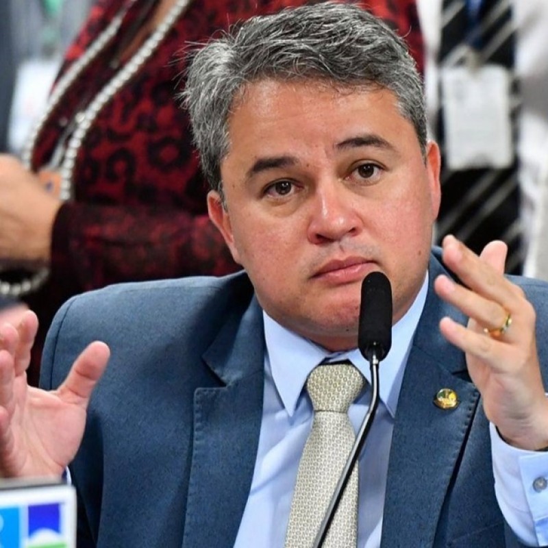 Efraim Filho teve emendas encontradas no celular de Vorcaro que beneficiaram o banqueiro, revela Estad�o