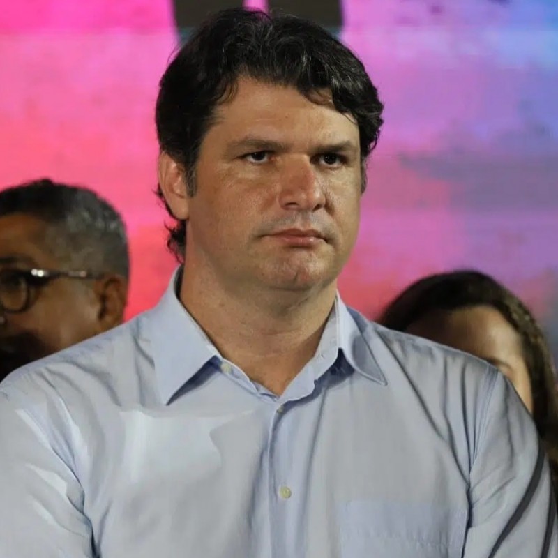 Leo Bezerra conversa com Andr� Gadelha e Nabor e aguarda di�logo com Jo�o antes de definir 2� voto ao Senado
