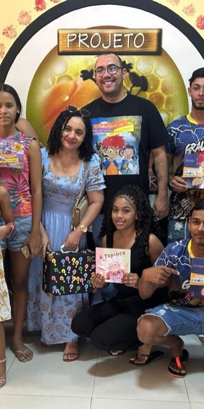 Literatura na Comunidade: Media��o de leitura re�ne jovens na ABENAL, em Patos 